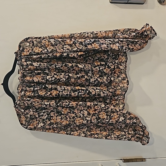 American Eagle Black Pastel Metallic Floral Ruffle Peasant Top S NWT - Picture 3 of 6